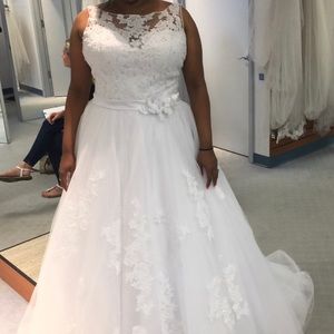 Alfredo Angelo Disney Collection Dress. Never worn, tried on, or altered.